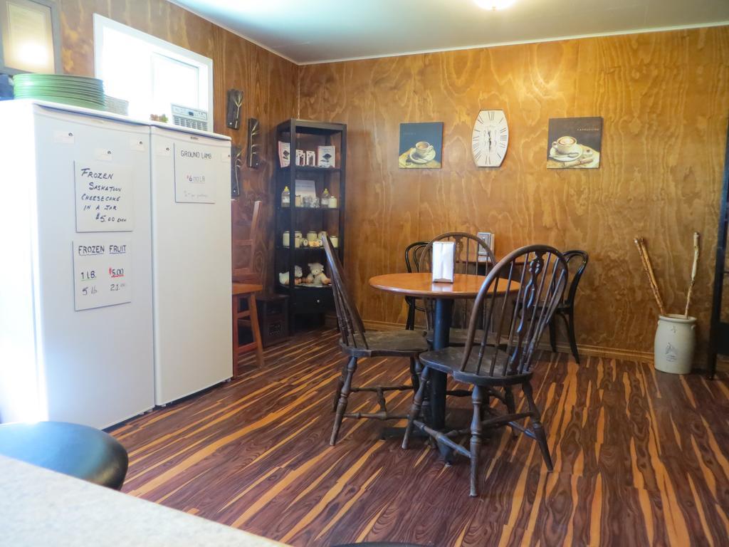 Orchard View Bed And Breakfast Moose Jaw Dış mekan fotoğraf